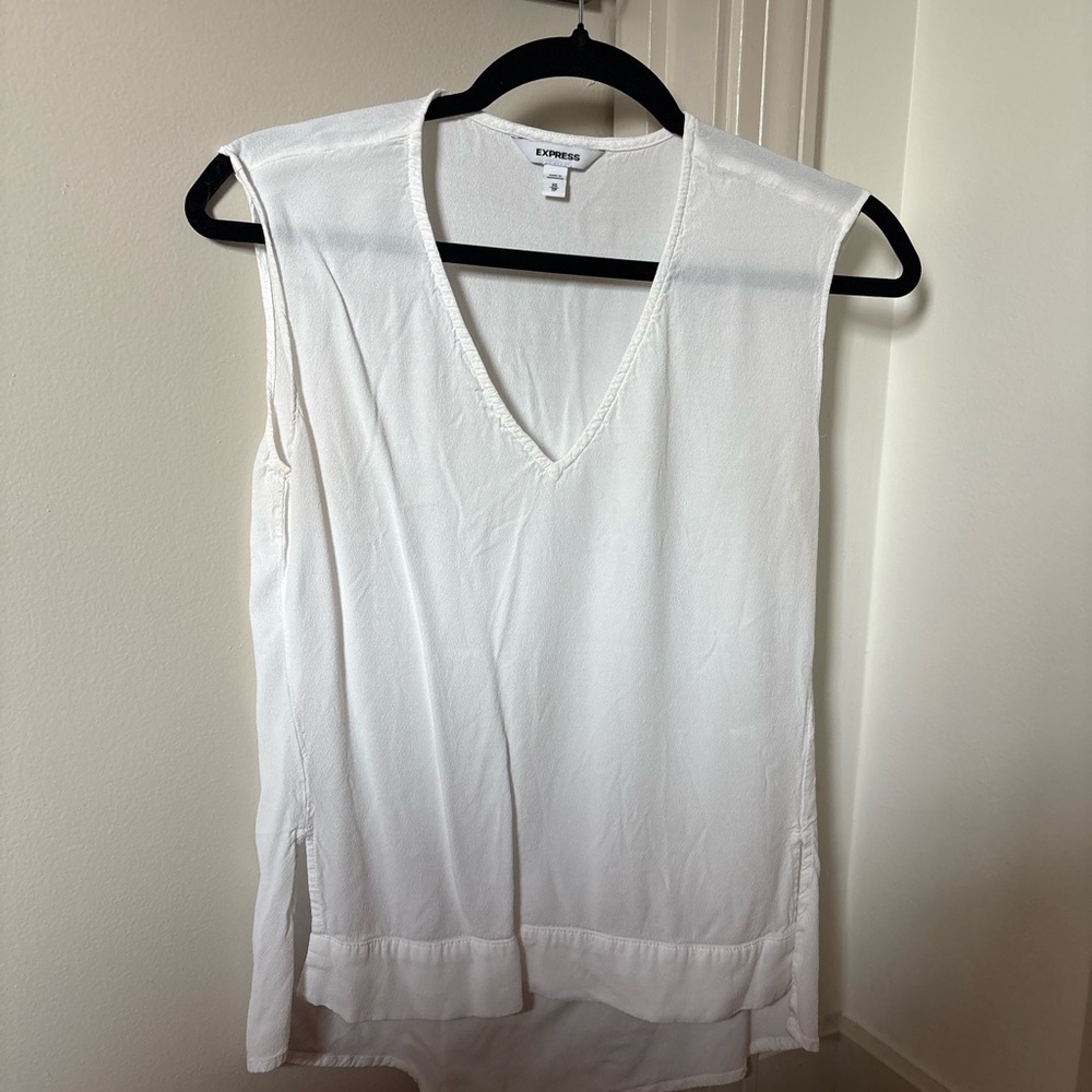 Express White V-Neck Sleeveless Blouse